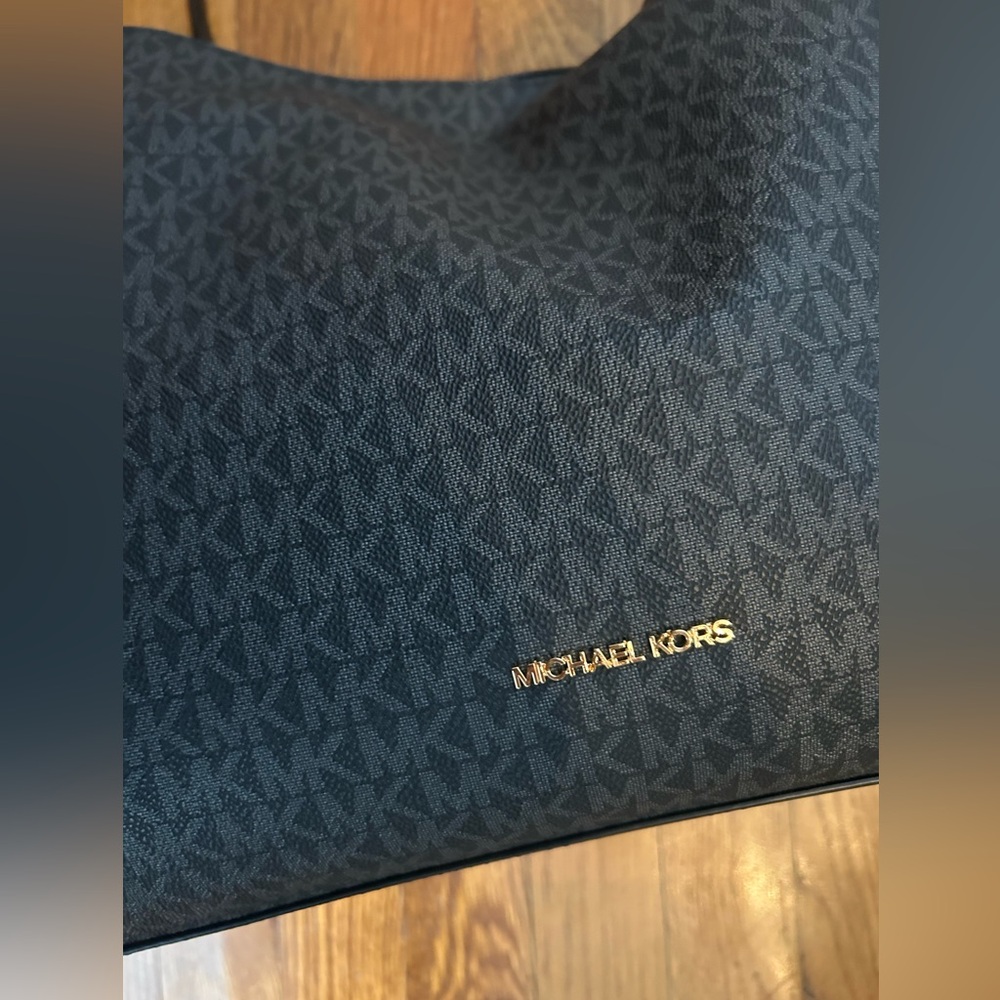 MICHAEL KORS Christina Large Signature Logo Shoulder Bag - Picture 9 of 16